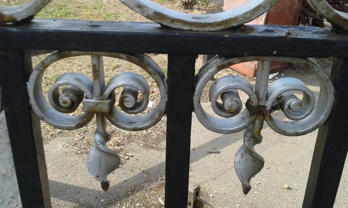 Wrought Iron Metal Gate Repairs — photo 4