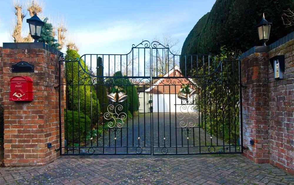 Traditional Wrought Iron Metal Gates — photo 3