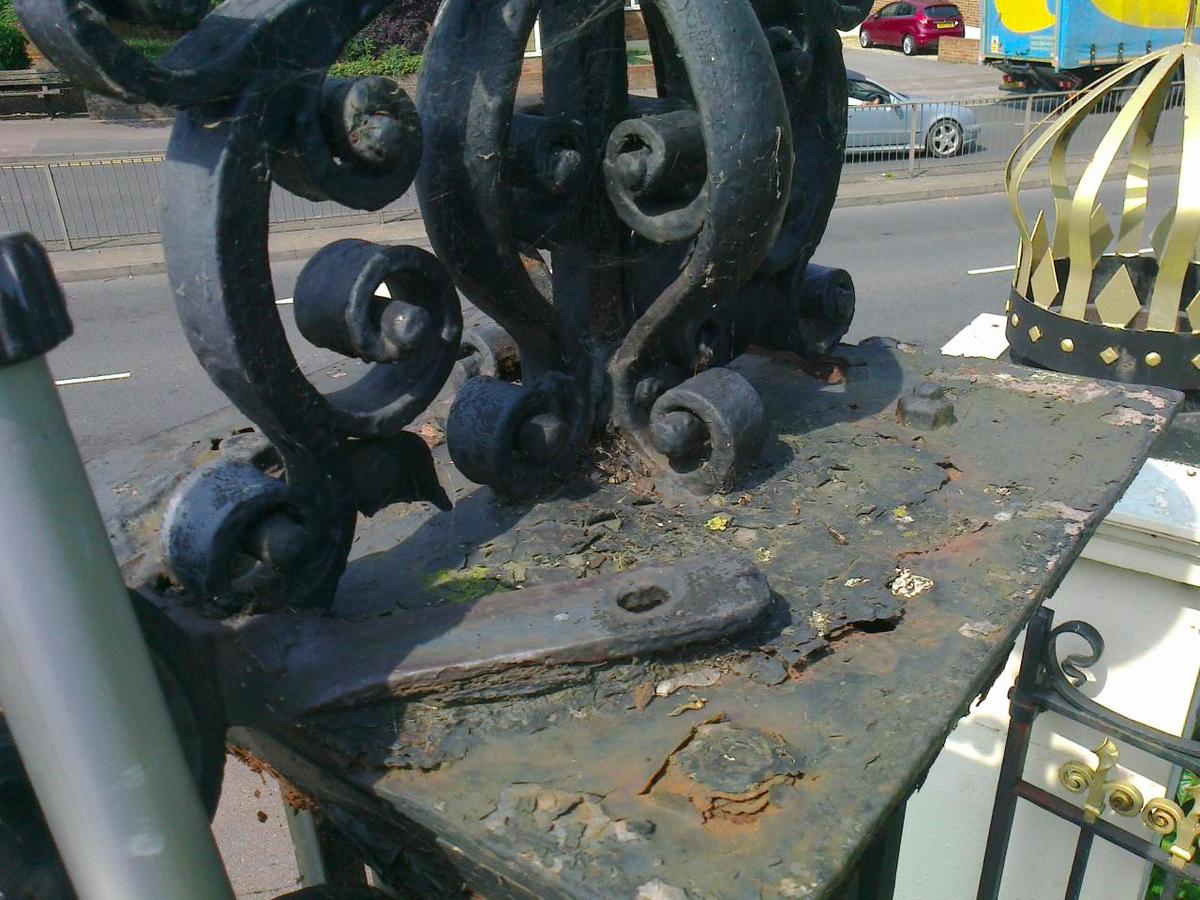 Refurbishment of Priory Park Gates