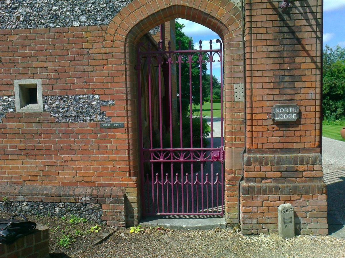 Refurbishment of Grade II Listed Gates