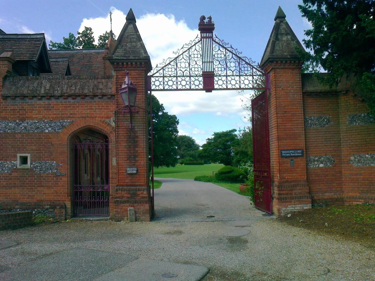 Refurbishment of Grade II Listed Gates