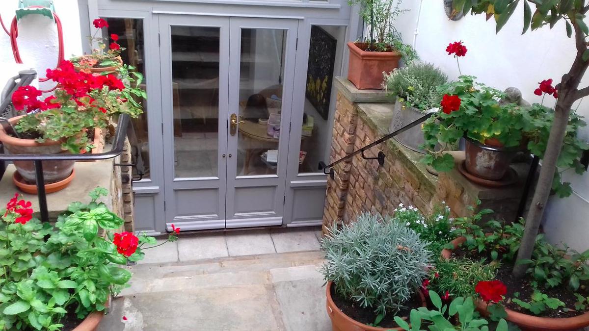 New Centre Handrail for Rear Steps London SW3