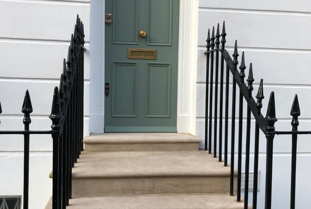 Re-securing Loose Finial, London SW3