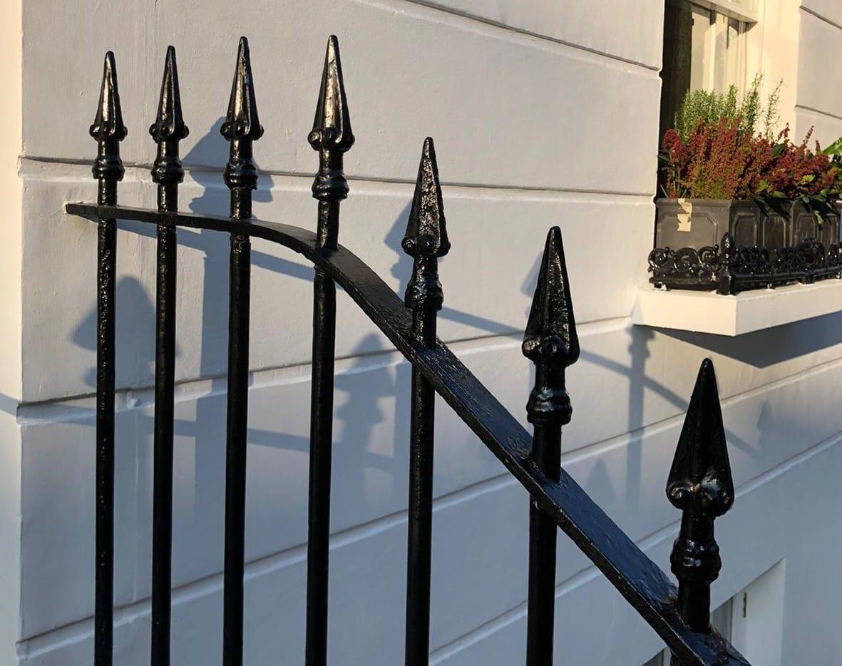 Re-securing Loose Finial, London SW3