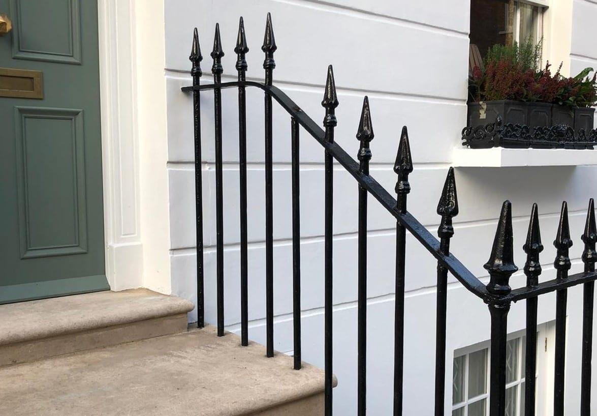 Re-securing Loose Finial, London SW3