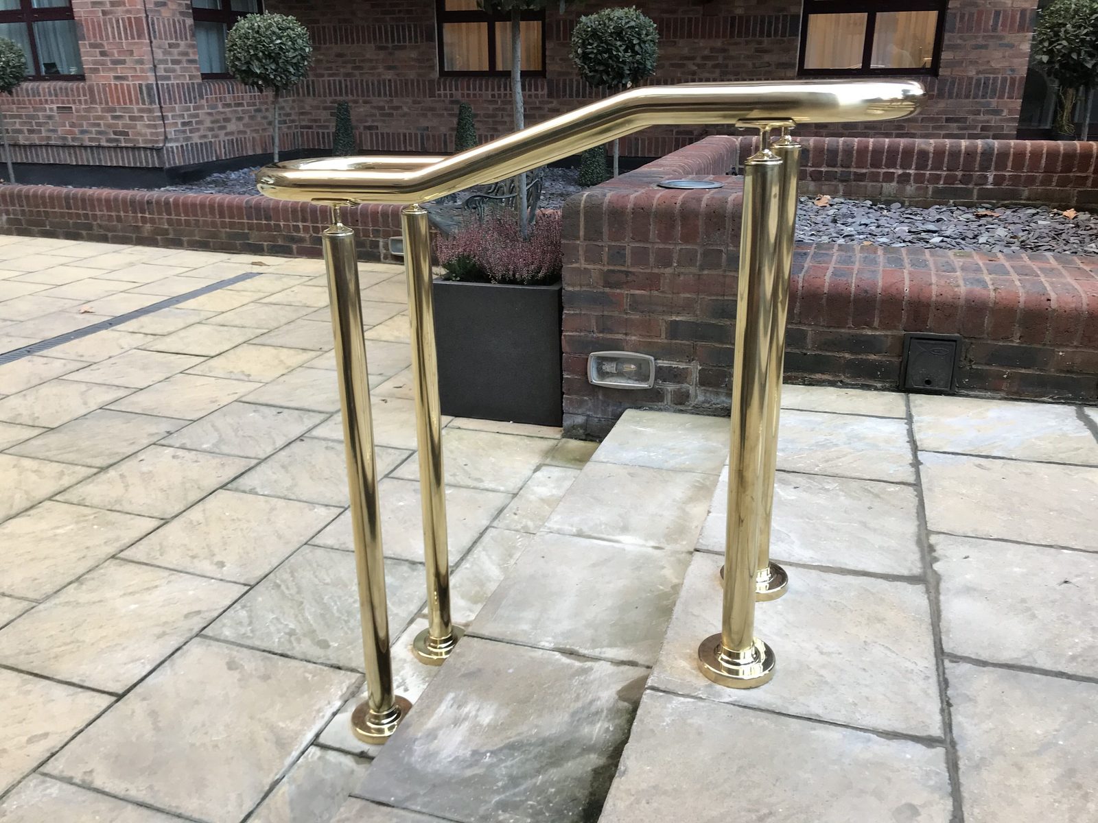 4 Double-Sided Polished Brass Handrails