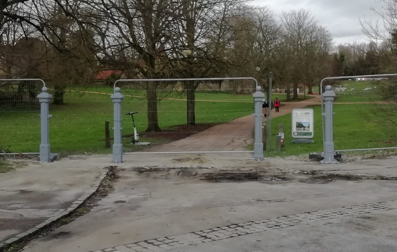 Gate & Railing transformation, Great Linford Manor Park