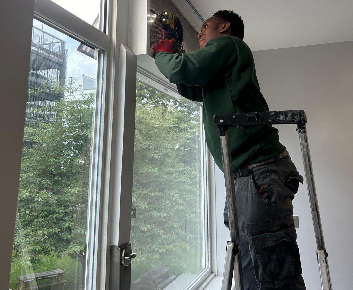 Servicing Window Winding Gear, Lister Hospital, Stevenage